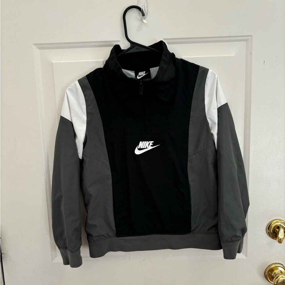 Nike light weight coat sz. YM